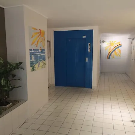 Apartment Arc En Ciel, Proche De La Plage Acces Direct ,internet Et Parking Privatif Gratuit *