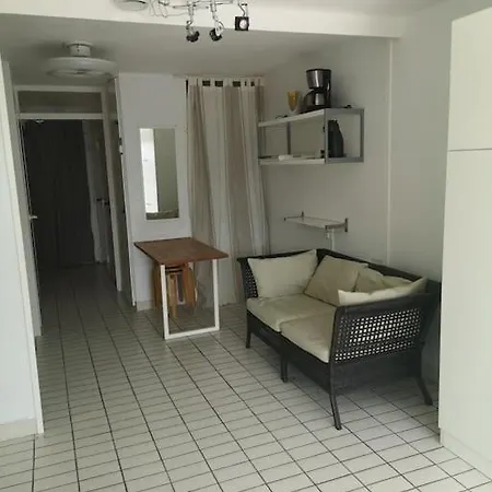 Arc En Ciel, Proche De La Plage Acces Direct ,internet Et Parking Privatif Gratuit Apartment *