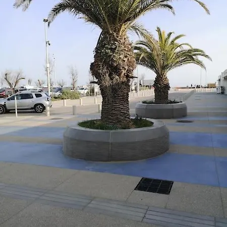 Arc En Ciel, Proche De La Plage Acces Direct ,internet Et Parking Privatif Gratuit *
