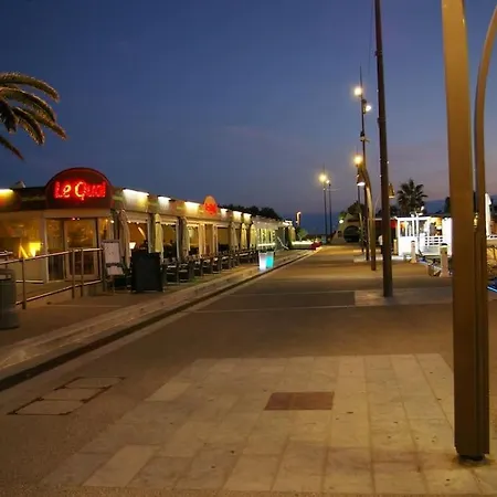 Apartment Arc En Ciel, Proche De La Plage Acces Direct ,internet Et Parking Privatif Gratuit *